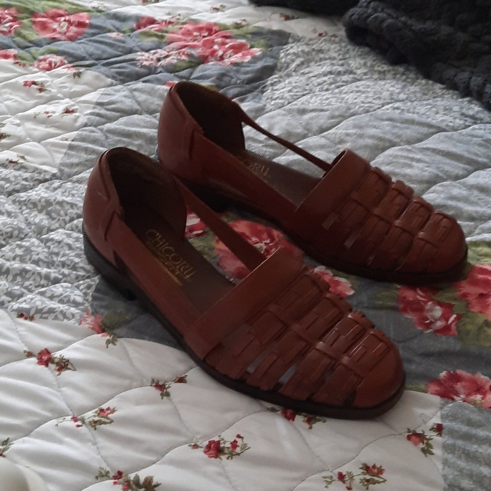 Sandal shoe tan